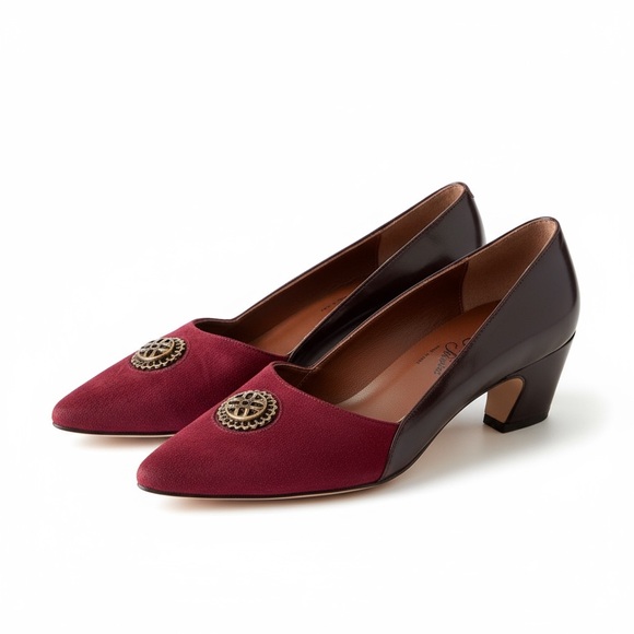 Vintage 60’s: Rosina Ferragamo Schiavone ⍟ Crystal Medallion Low Heels Pumps ⍟ 6 - Picture 2 of 16